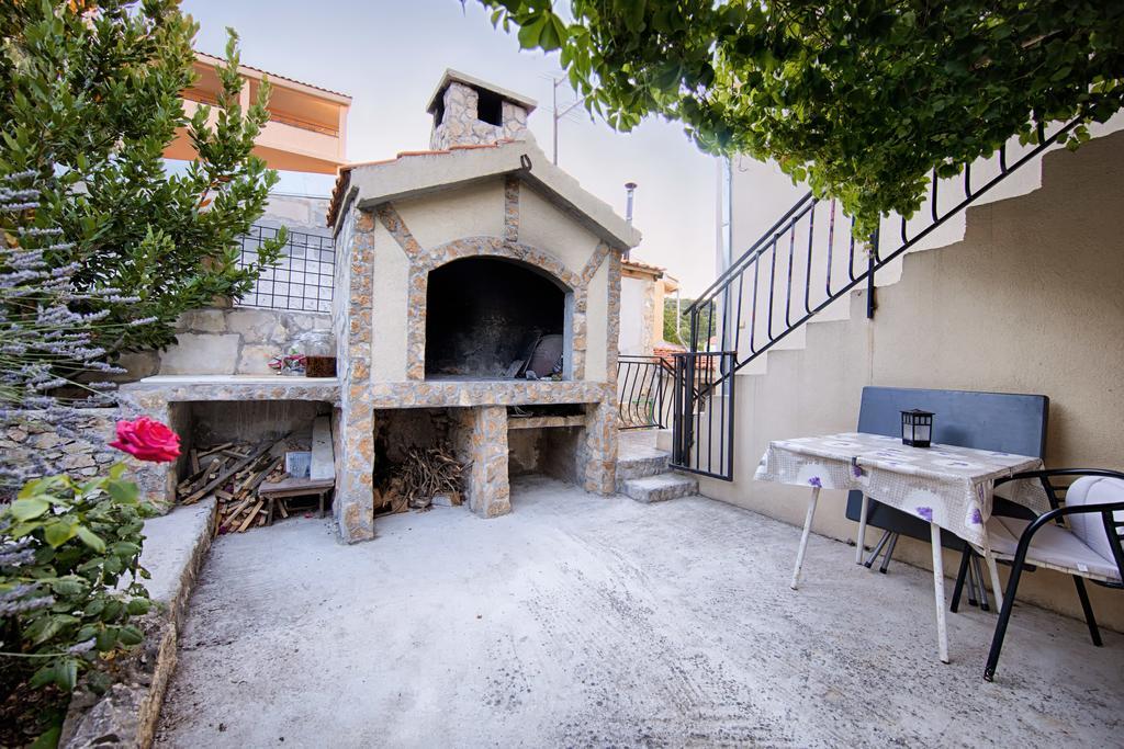 Apartments Pol Murvu Vis Exterior photo